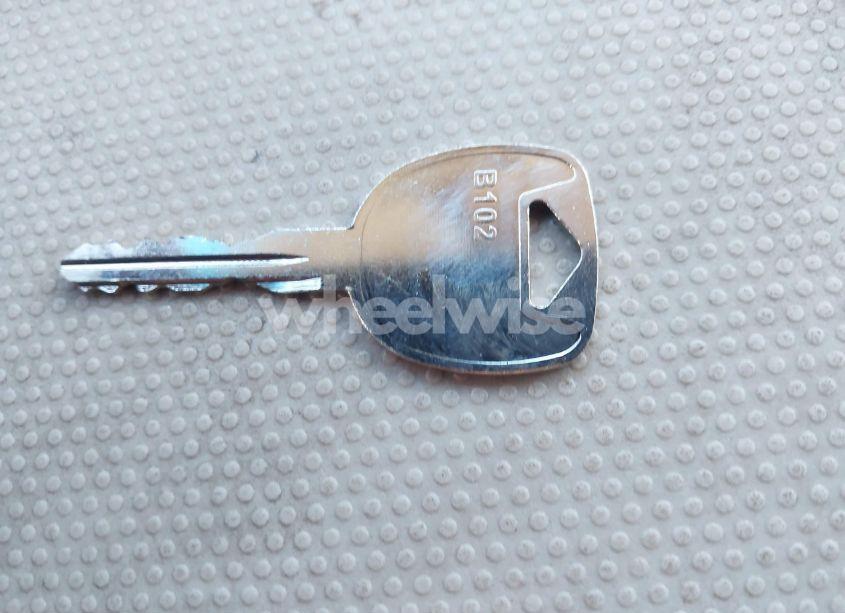 Photo 11 of 2001 Chevrolet Suburban 1500 LT (VIN 3GNEC16T91G250278)