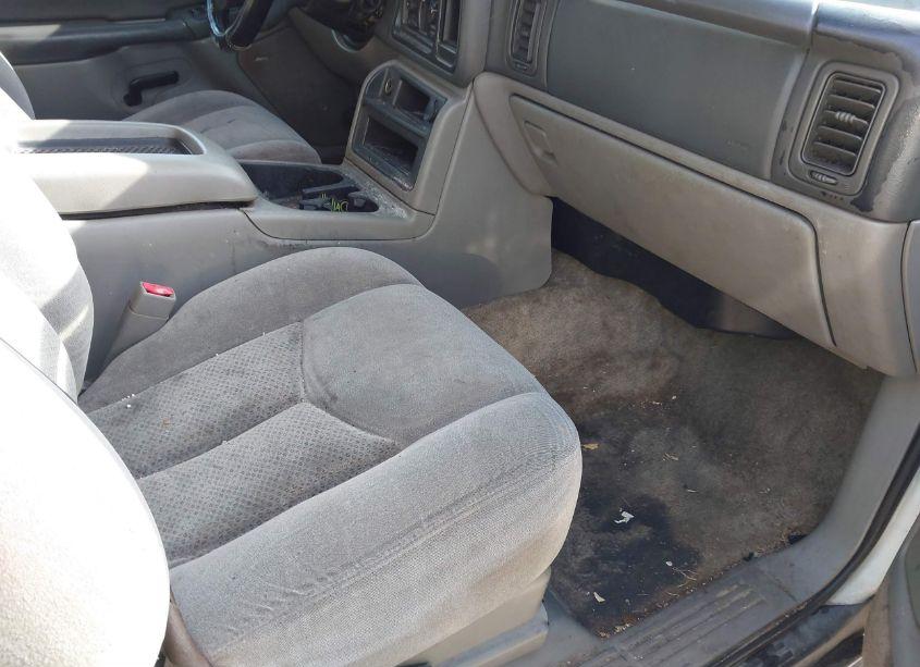 Photo 5 of 2003 Chevrolet Suburban 1500 LS (VIN 3GNEC16T93G111562)