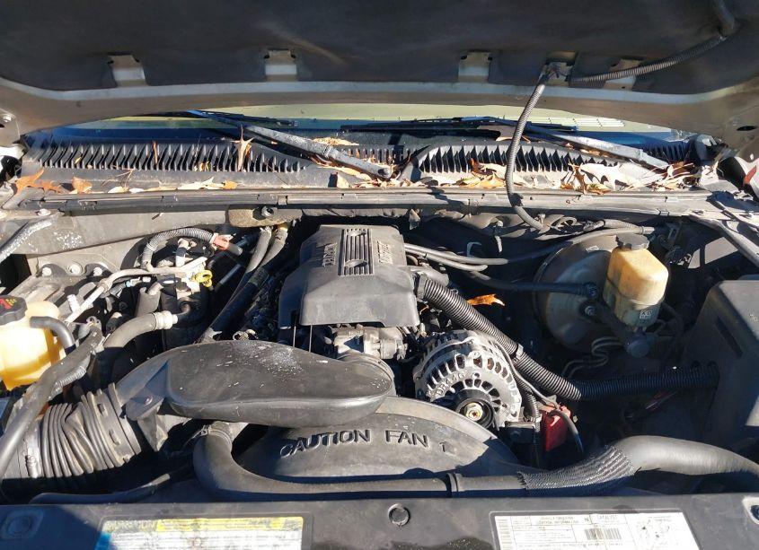 Photo 10 of 2000 Chevrolet Suburban 1500 LS (VIN 3GNEC16T9YG107972)