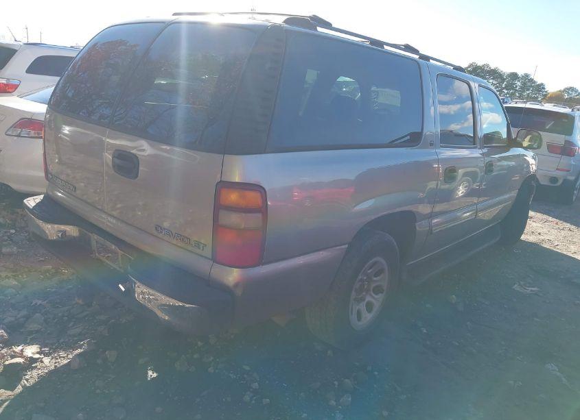 Photo 4 of 2000 Chevrolet Suburban 1500 LS (VIN 3GNEC16T9YG107972)