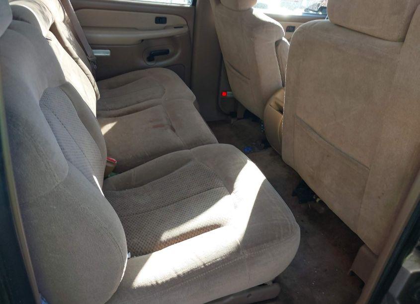 Photo 8 of 2000 Chevrolet Suburban 1500 LS (VIN 3GNEC16T9YG107972)