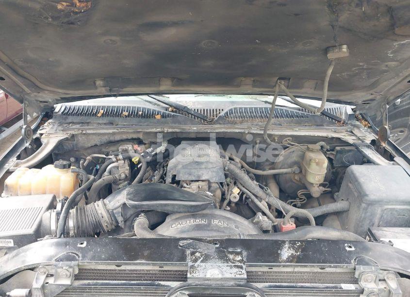 Photo 10 of 2000 Chevrolet Suburban 1500 LT (VIN 3GNEC16T9YG215721)