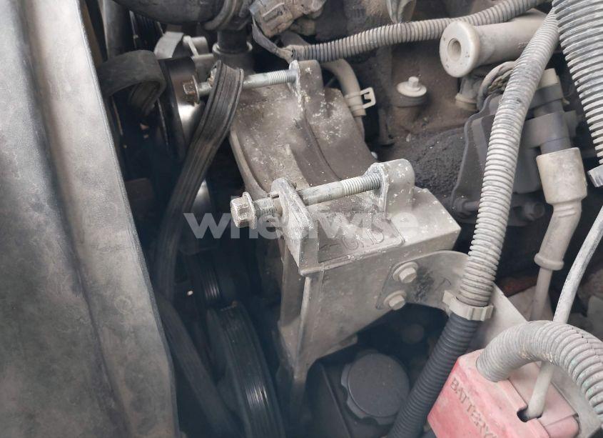 Photo 12 of 2000 Chevrolet Suburban 1500 LT (VIN 3GNEC16T9YG215721)