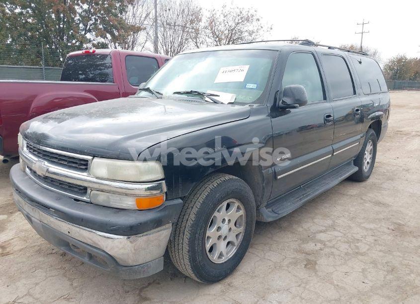 Photo 2 of 2000 Chevrolet Suburban 1500 LT (VIN 3GNEC16T9YG215721)