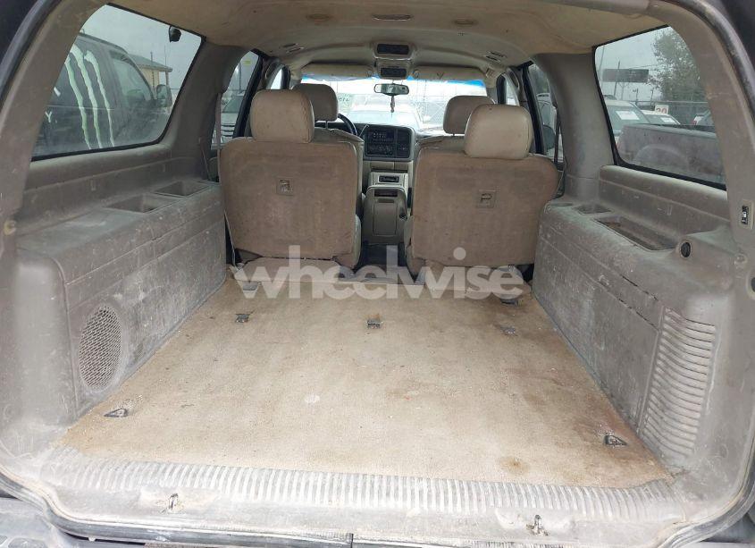 Photo 8 of 2000 Chevrolet Suburban 1500 LT (VIN 3GNEC16T9YG215721)