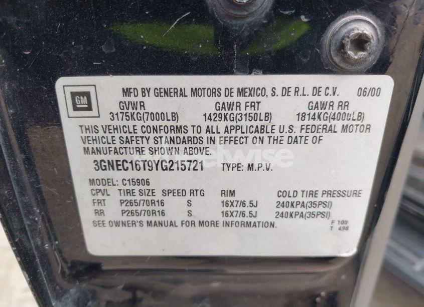 Photo 9 of 2000 Chevrolet Suburban 1500 LT (VIN 3GNEC16T9YG215721)