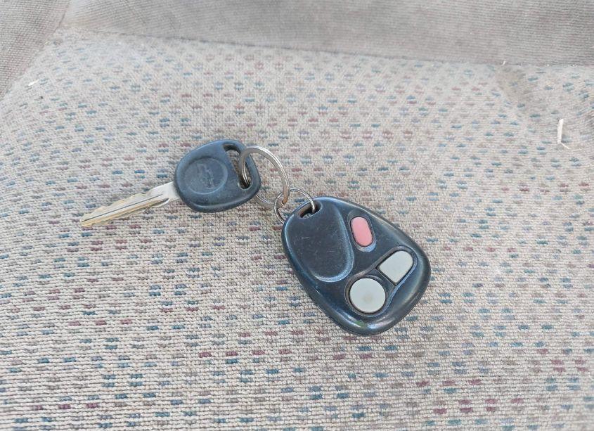 Photo 11 of 2001 Chevrolet Suburban 1500 LS (VIN 3GNEC16TX1G267283)