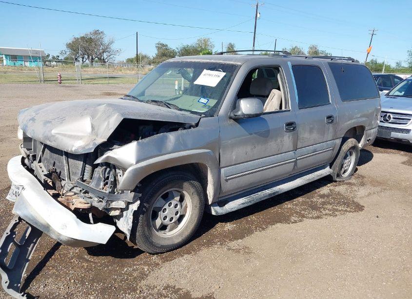 Photo 2 of 2001 Chevrolet Suburban 1500 LS (VIN 3GNEC16TX1G267283)