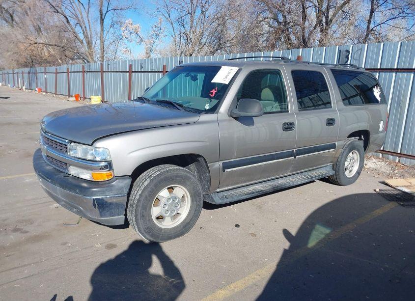 Photo 2 of 2001 Chevrolet Suburban 1500 LS (VIN 3GNEC16TX1G273018)