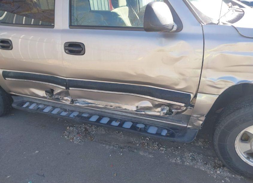 Photo 6 of 2001 Chevrolet Suburban 1500 LS (VIN 3GNEC16TX1G273018)