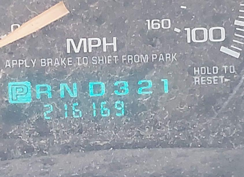 Photo 7 of 2001 Chevrolet Suburban 1500 LS (VIN 3GNEC16TX1G273018)