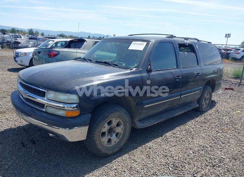 Photo 2 of 2003 Chevrolet Suburban 1500 LS (VIN 3GNEC16TX3G312371)