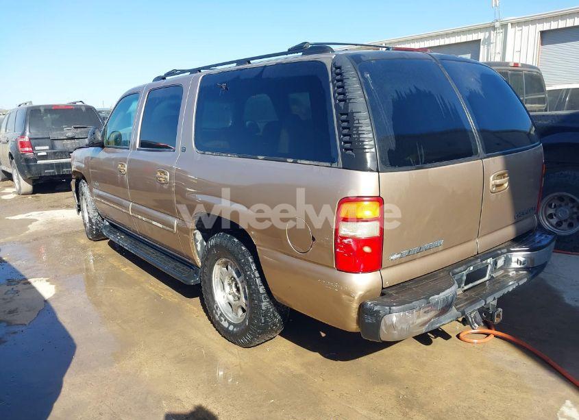 Photo 3 of 2000 Chevrolet Suburban 1500 LT (VIN 3GNEC16TXYG183717)