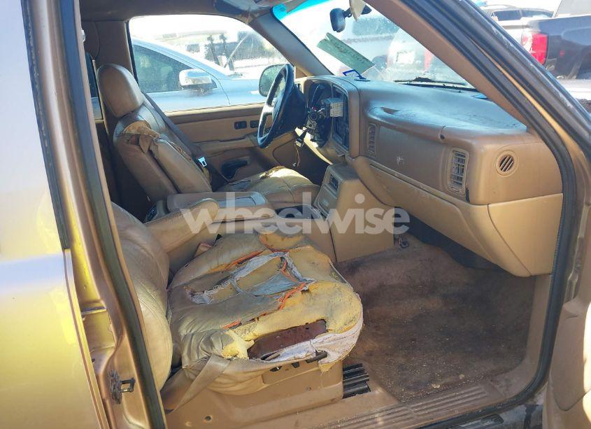 Photo 5 of 2000 Chevrolet Suburban 1500 LT (VIN 3GNEC16TXYG183717)