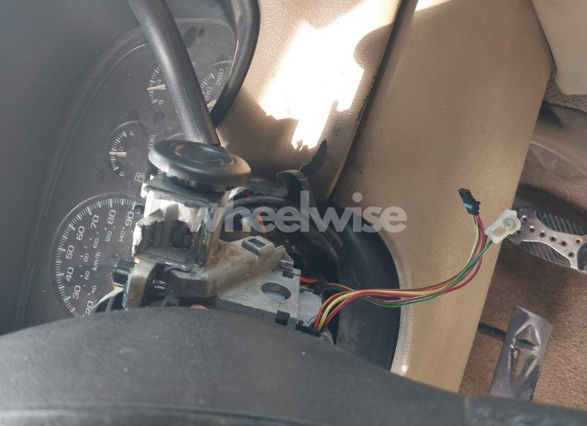 Photo 6 of 2000 Chevrolet Suburban 1500 LT (VIN 3GNEC16TXYG183717)