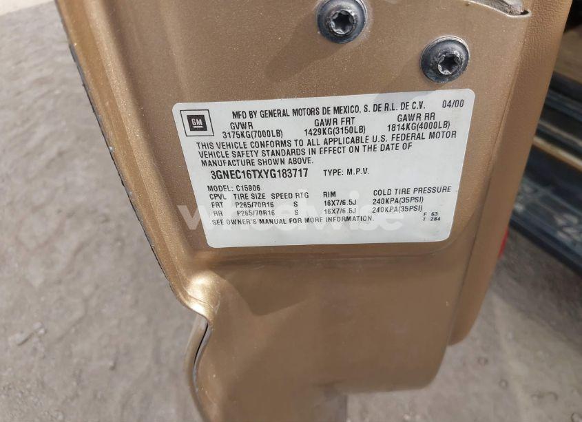 Photo 9 of 2000 Chevrolet Suburban 1500 LT (VIN 3GNEC16TXYG183717)