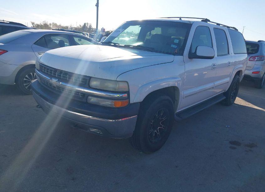 Photo 2 of 2002 Chevrolet Suburban 1500 LT (VIN 3GNEC16Z02G147062)