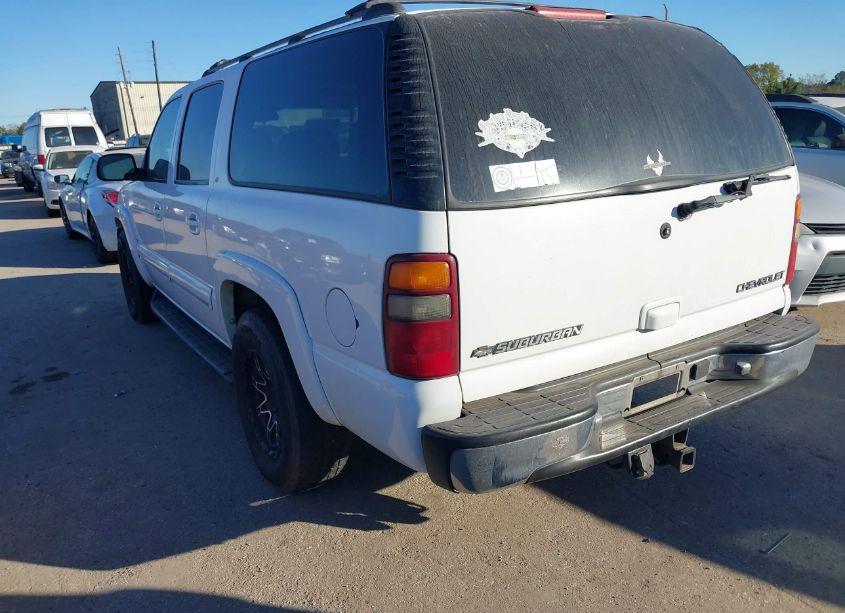 Photo 3 of 2002 Chevrolet Suburban 1500 LT (VIN 3GNEC16Z02G147062)