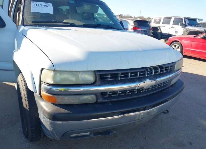 Photo 6 of 2002 Chevrolet Suburban 1500 LT (VIN 3GNEC16Z02G147062)