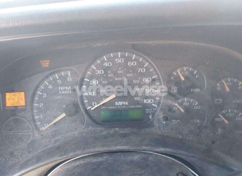 Photo 7 of 2002 Chevrolet Suburban 1500 LS (VIN 3GNEC16Z02G285958)