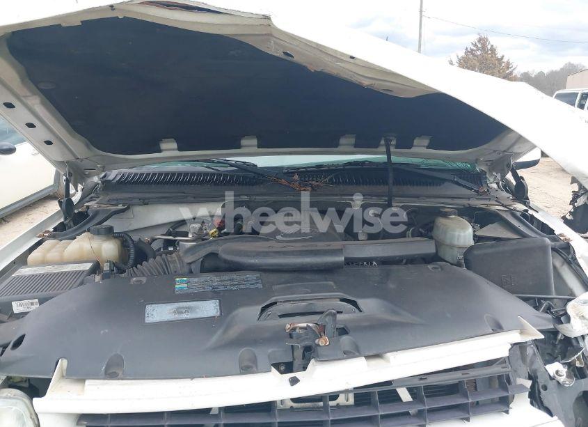 Photo 10 of 2005 Chevrolet Suburban 1500 Z71 (VIN 3GNEC16Z05G221875)