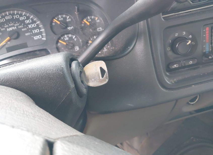 Photo 11 of 2004 Chevrolet Suburban 1500 LS (VIN 3GNEC16Z14G307002)