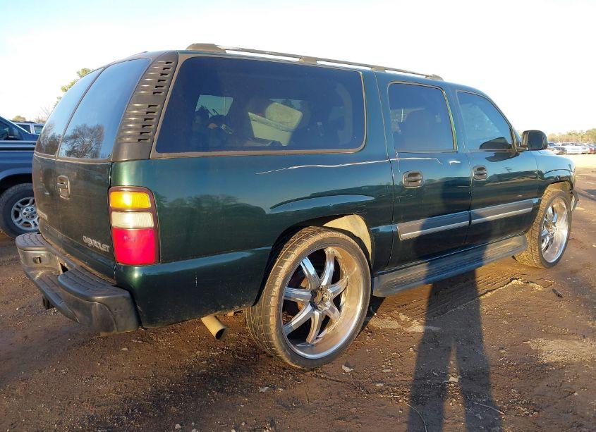 Photo 4 of 2004 Chevrolet Suburban 1500 LS (VIN 3GNEC16Z14G307002)