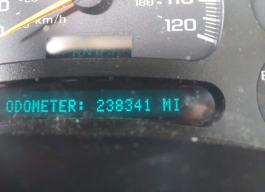 Photo 7 of 2004 Chevrolet Suburban 1500 LS (VIN 3GNEC16Z14G307002)