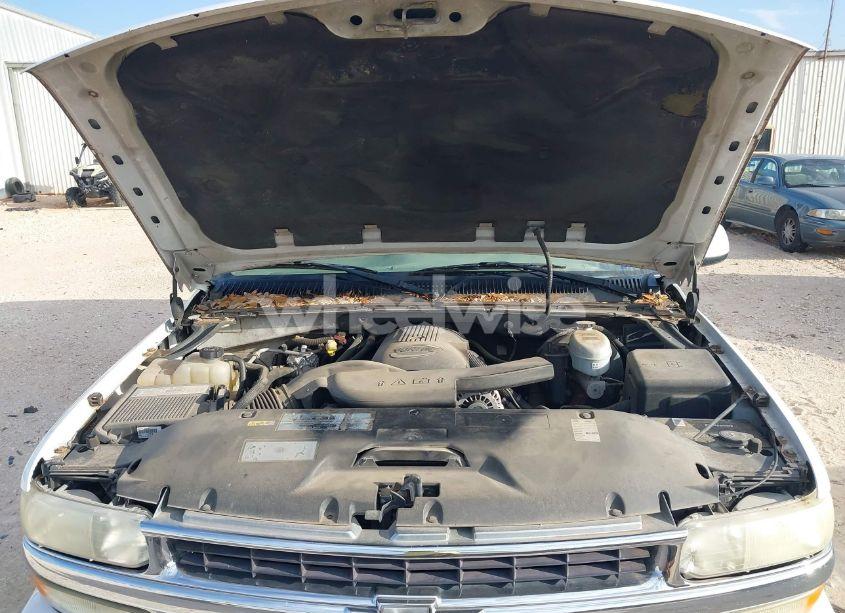 Photo 10 of 2003 Chevrolet Suburban 1500 LT (VIN 3GNEC16Z23G234625)