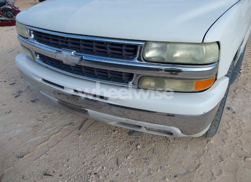 Photo 12 of 2003 Chevrolet Suburban 1500 LT (VIN 3GNEC16Z23G234625)