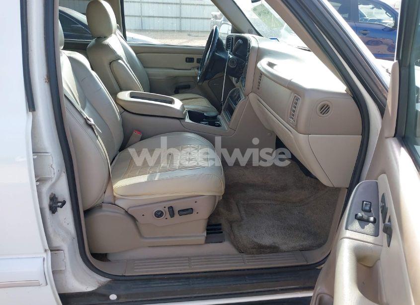 Photo 5 of 2003 Chevrolet Suburban 1500 LT (VIN 3GNEC16Z23G234625)