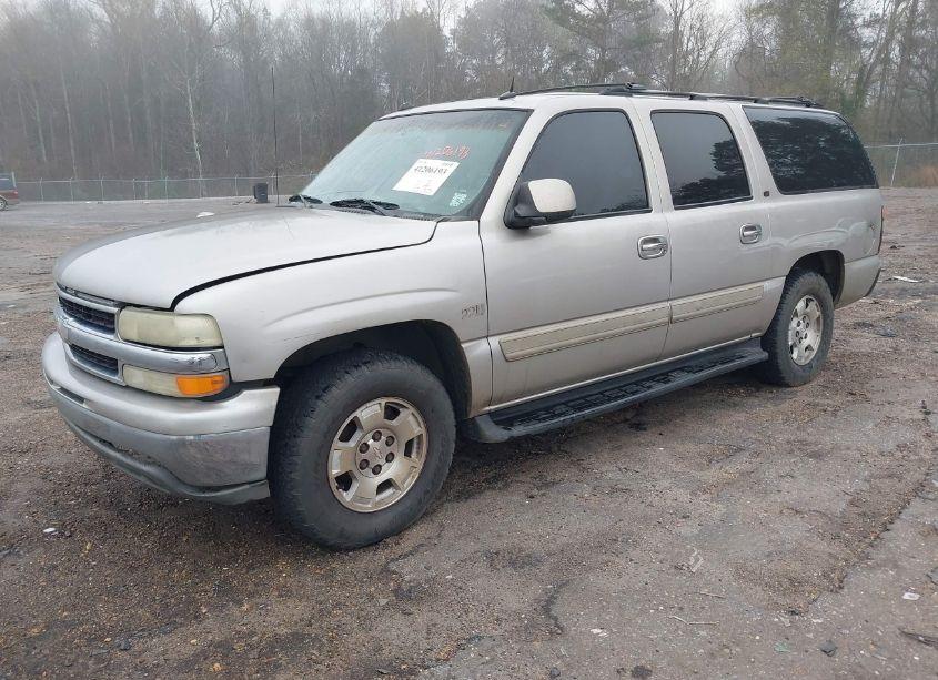 Photo 2 of 2004 Chevrolet Suburban 1500 LT (VIN 3GNEC16Z24G208057)
