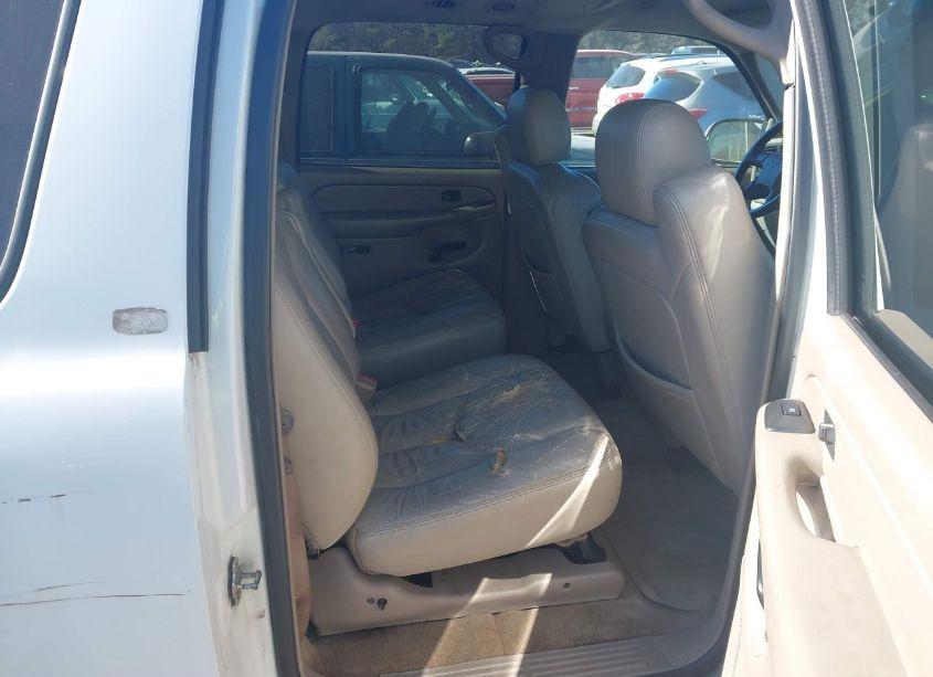 Photo 8 of 2004 Chevrolet Suburban 1500 LT (VIN 3GNEC16Z24G211167)
