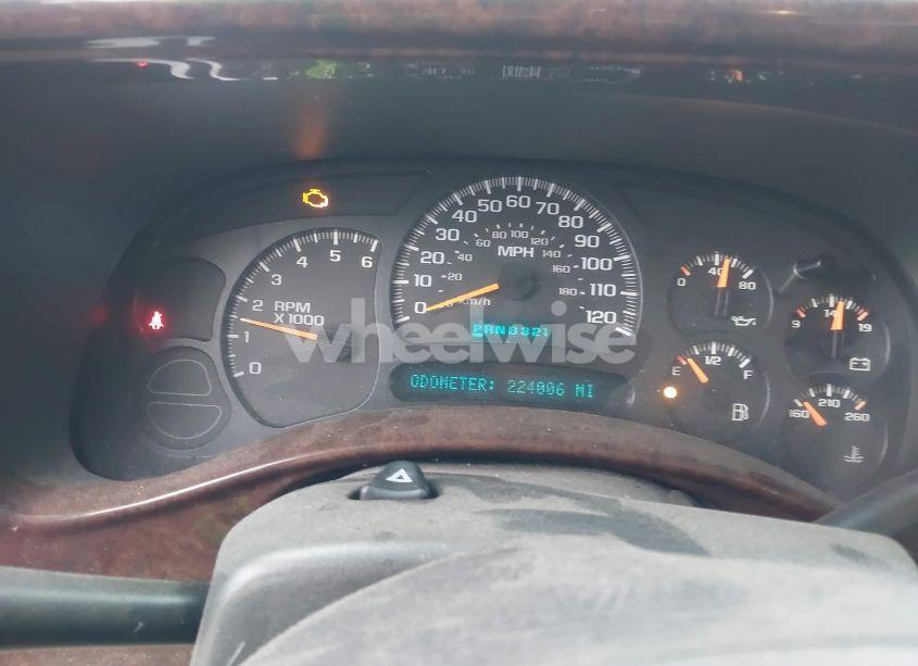 Photo 7 of 2004 Chevrolet Suburban 1500 LS (VIN 3GNEC16Z24G316520)