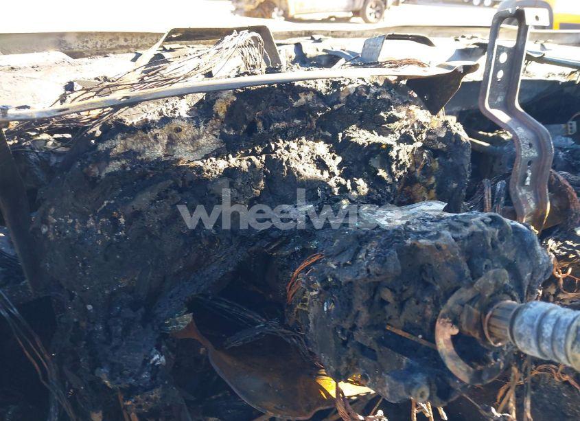 Photo 7 of 2004 Chevrolet Suburban 1500 LT (VIN 3GNEC16Z24G318784)