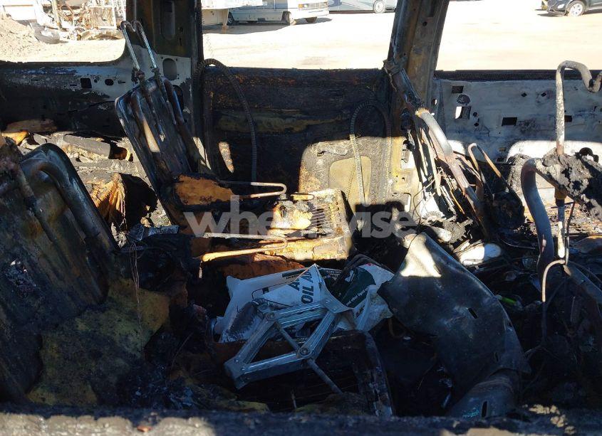 Photo 8 of 2004 Chevrolet Suburban 1500 LT (VIN 3GNEC16Z24G318784)