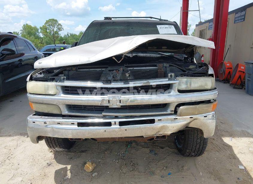 Photo 12 of 2005 Chevrolet Suburban 1500 LS (VIN 3GNEC16Z25G132924)