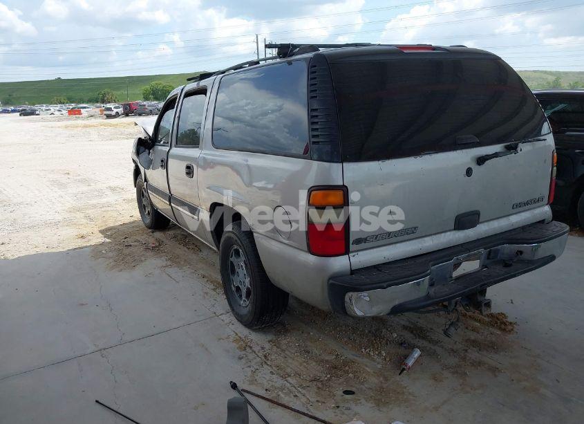 Photo 3 of 2005 Chevrolet Suburban 1500 LS (VIN 3GNEC16Z25G132924)