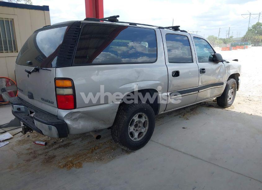 Photo 4 of 2005 Chevrolet Suburban 1500 LS (VIN 3GNEC16Z25G132924)