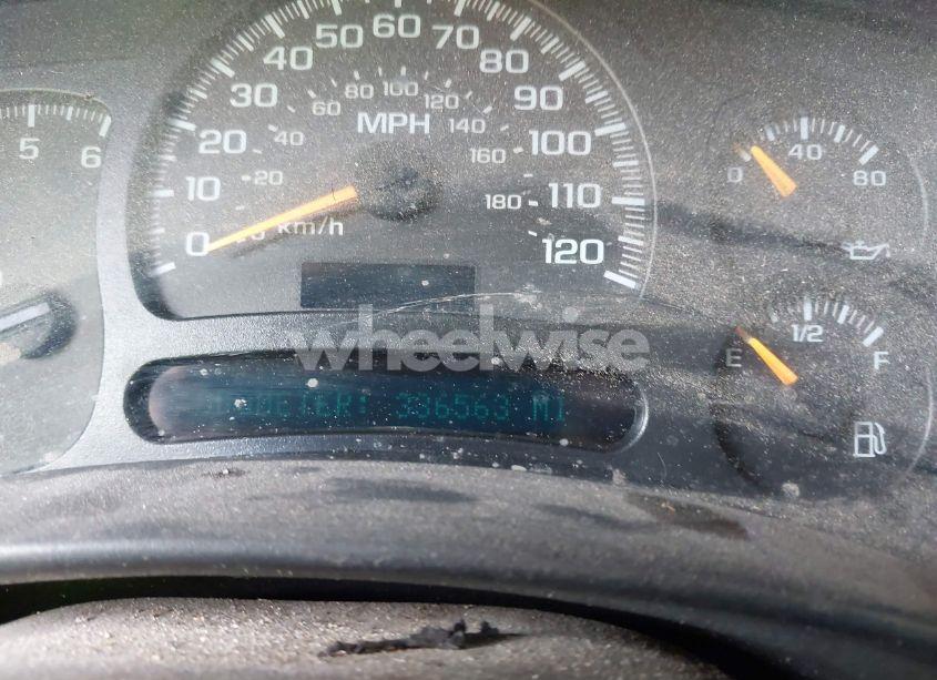 Photo 7 of 2005 Chevrolet Suburban 1500 LS (VIN 3GNEC16Z25G132924)