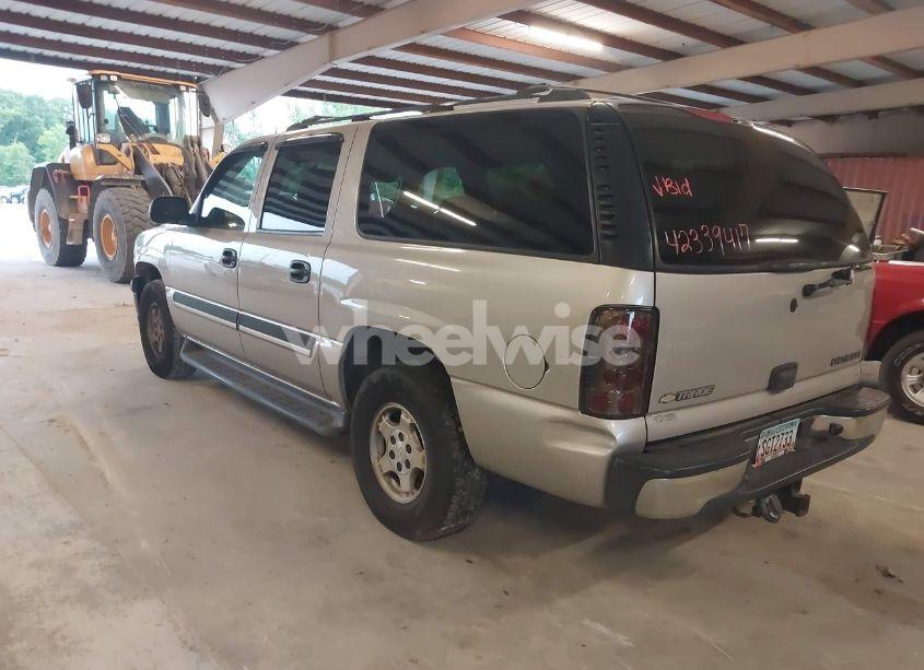 Photo 3 of 2005 Chevrolet Suburban 1500 LS (VIN 3GNEC16Z25G136603)