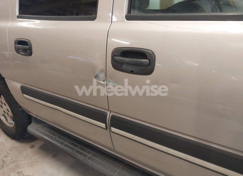 Photo 6 of 2005 Chevrolet Suburban 1500 LS (VIN 3GNEC16Z25G136603)