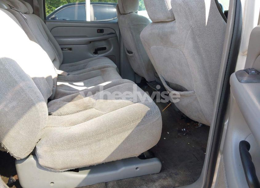 Photo 8 of 2005 Chevrolet Suburban 1500 LS (VIN 3GNEC16Z25G136603)