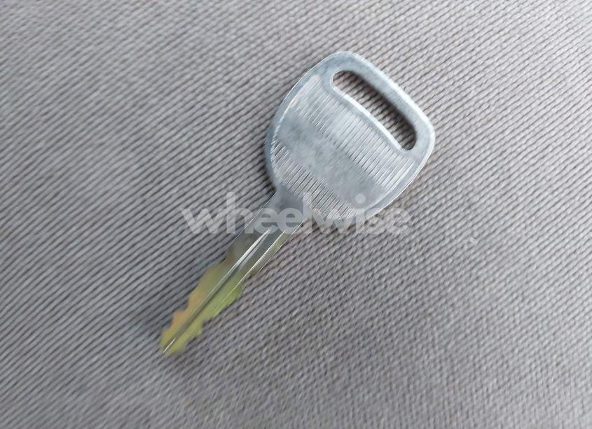 Photo 11 of 2005 Chevrolet Suburban 1500 LS (VIN 3GNEC16Z25G158598)