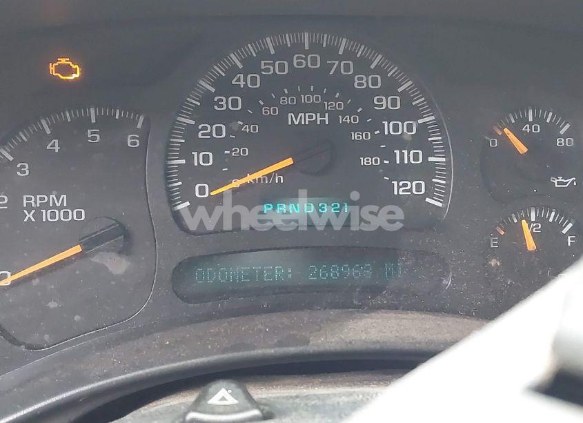 Photo 7 of 2004 Chevrolet Suburban 1500 LS (VIN 3GNEC16Z34G110624)