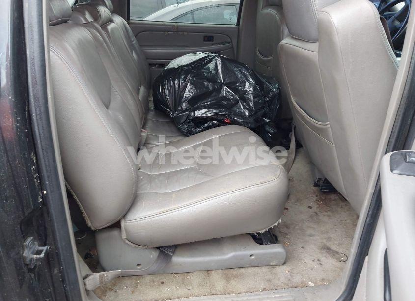 Photo 8 of 2004 Chevrolet Suburban 1500 LS (VIN 3GNEC16Z34G110624)