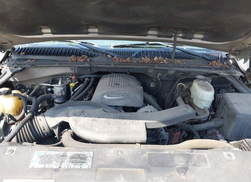 Photo 10 of 2005 Chevrolet Suburban 1500 LT (VIN 3GNEC16Z35G198964)