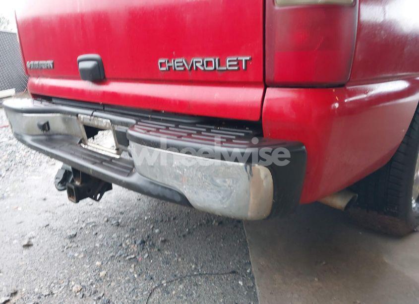 Photo 6 of 2002 Chevrolet Suburban 1500 LS (VIN 3GNEC16Z42G210406)