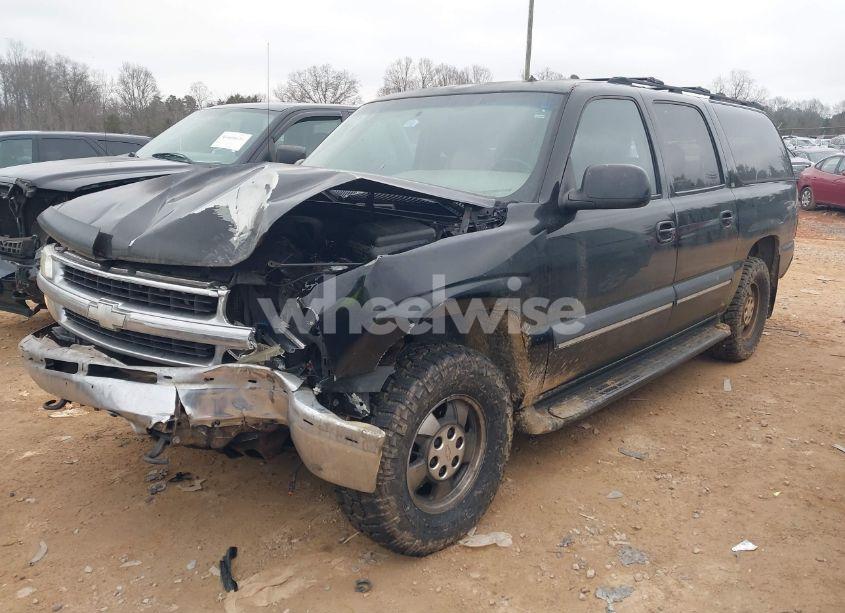 Photo 2 of 2002 Chevrolet Suburban 1500 LT (VIN 3GNEC16Z42G281945)
