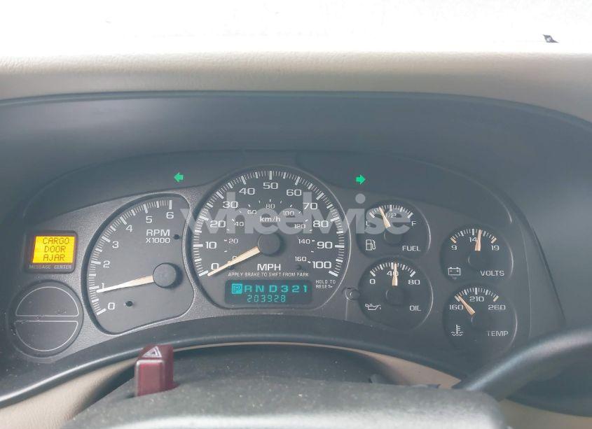 Photo 7 of 2002 Chevrolet Suburban 1500 LT (VIN 3GNEC16Z42G281945)